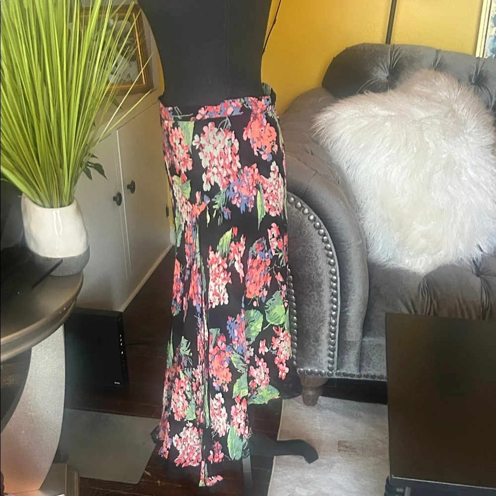 Asymmetrical Floral Skirt in Black and Pink w/lace around the bottom.